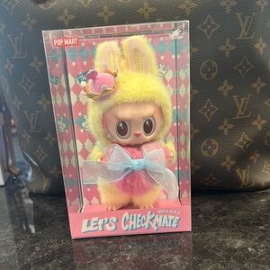 Pop Mart Let's Checkmate labubu